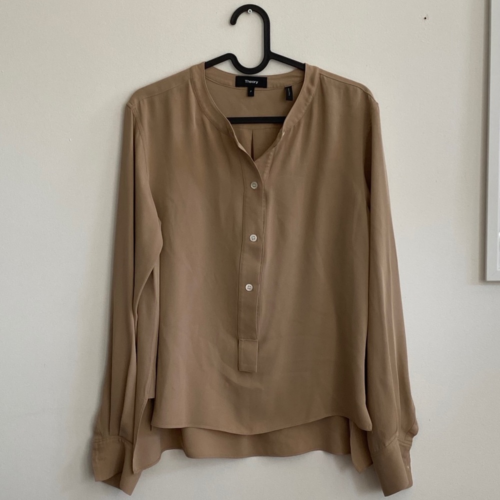 Classy beige Theory silk blouse in small